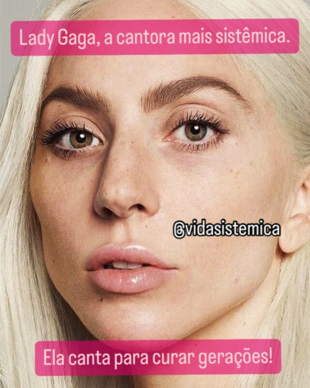 Mais do que uma estrela do pop, Gaga é um campo de força sistêmico em movimento.

Ela honra, transforma, inclui e pertence — e, assim, nos ensina que sucesso de verdade é aquele que cura, em vez de excluir. E vou te mostrar 4 razões disso:

1. Honra às raízes e à ancestralidade
Lady Gaga (Stefani Germanotta) nunca escondeu sua forte ligação com sua família ítalo-americana e com os valores transmitidos por seus pais e avós.

2. Integração entre sombra e luz
Gaga tornou pública sua luta com traumas, depressão, abuso e dor crônica. Ela não esconde o que é “difícil de ver” e transforma essas experiências em arte, acolhendo sua sombra com potência criativa.

3. Capacidade de pertencer a múltiplos sistemas sem perder sua identidade
Ela transita com maestria entre o pop, o jazz, o rock, o cinema, a moda, a filantropia e a saúde mental, respeitando os códigos de cada mundo sem se dissolver em nenhum deles. 

4. Compromisso com o coletivo e com a cura
Por meio de sua fundação Born This Way, Gaga trabalha por inclusão, saúde mental e aceitação, especialmente entre os jovens LGBTQIA+. Ela não canta apenas para si: sua obra e presença são movimentos que buscam restaurar vínculos, abrir espaço para todos pertencerem e transformarem suas dores.

Já tinha pensado nela dessa forma? Talvez seja por alguma dessas razões que você gosta tanto do trabalho dela. 

#LadyGaga #VisãoSistêmica #ConstelaçãoFamiliar #ArteQueCura #HonrarAsRaízes #SombraELuz #Pertencimento #VidaSistêmica #Autenticidade #mulheresqueinspiram
