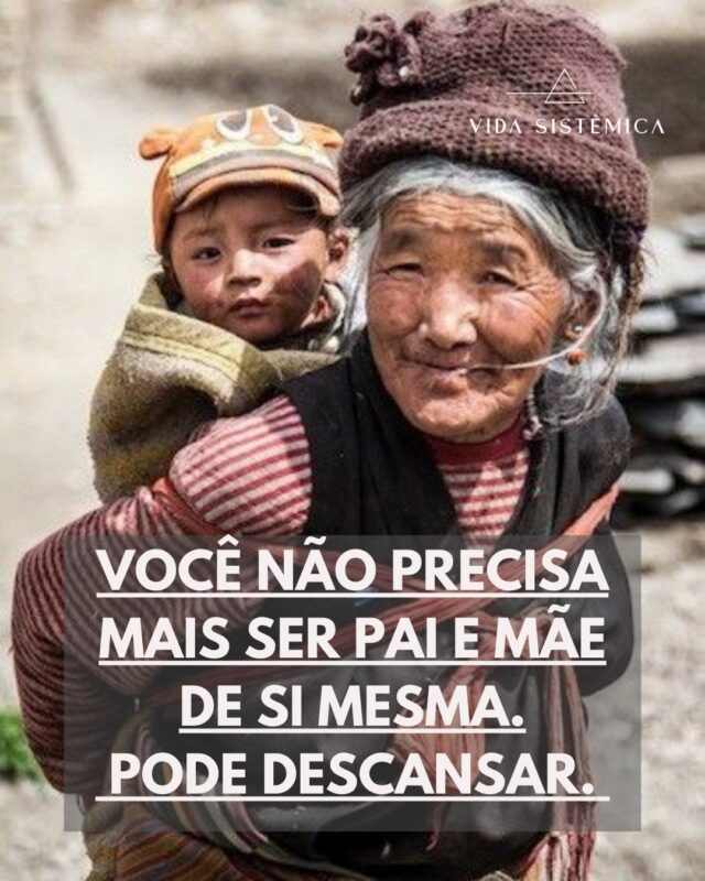 Quantas vezes você sentiu que precisava dar conta de tudo?

Ser forte, centrada, controlada — como se fosse adulta antes da hora.

Mas agora você cresceu. E pode sair desse lugar de compensar as ausências da infância.

Você pode aceitar ajuda, se permitir vulnerável, e até… descansar.

Não é fraqueza. É permissão.

🎧 No episódio #15 do ConstelaPod, mergulhamos nessa libertação. Escute: Compensação.